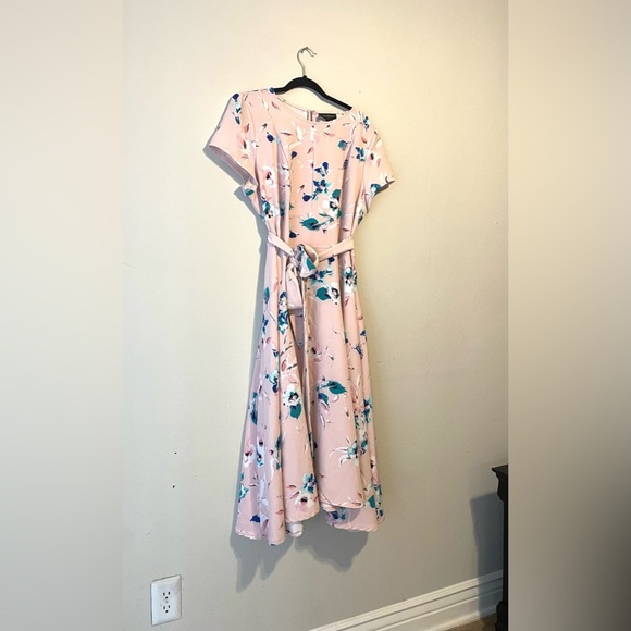 Lane Bryant Light Pink Floral Short Sleeve Dress size 16 tie waist - Picture 5 of 10